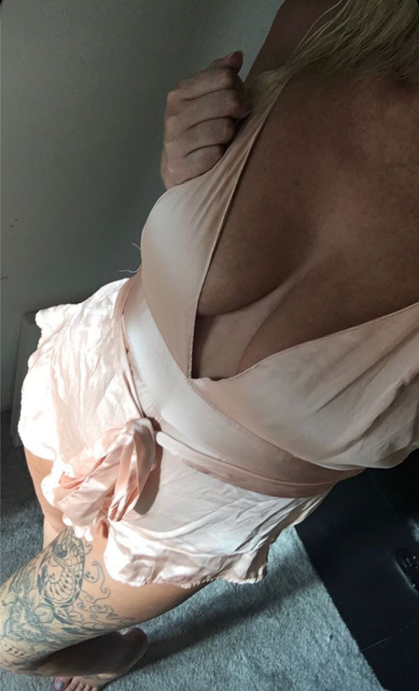 https://cdn.adultwork.com/gallery/G12/8931762.jpg