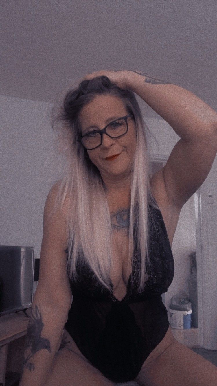 https://cdn.adultwork.com/gallery/G12/8934211.jpg