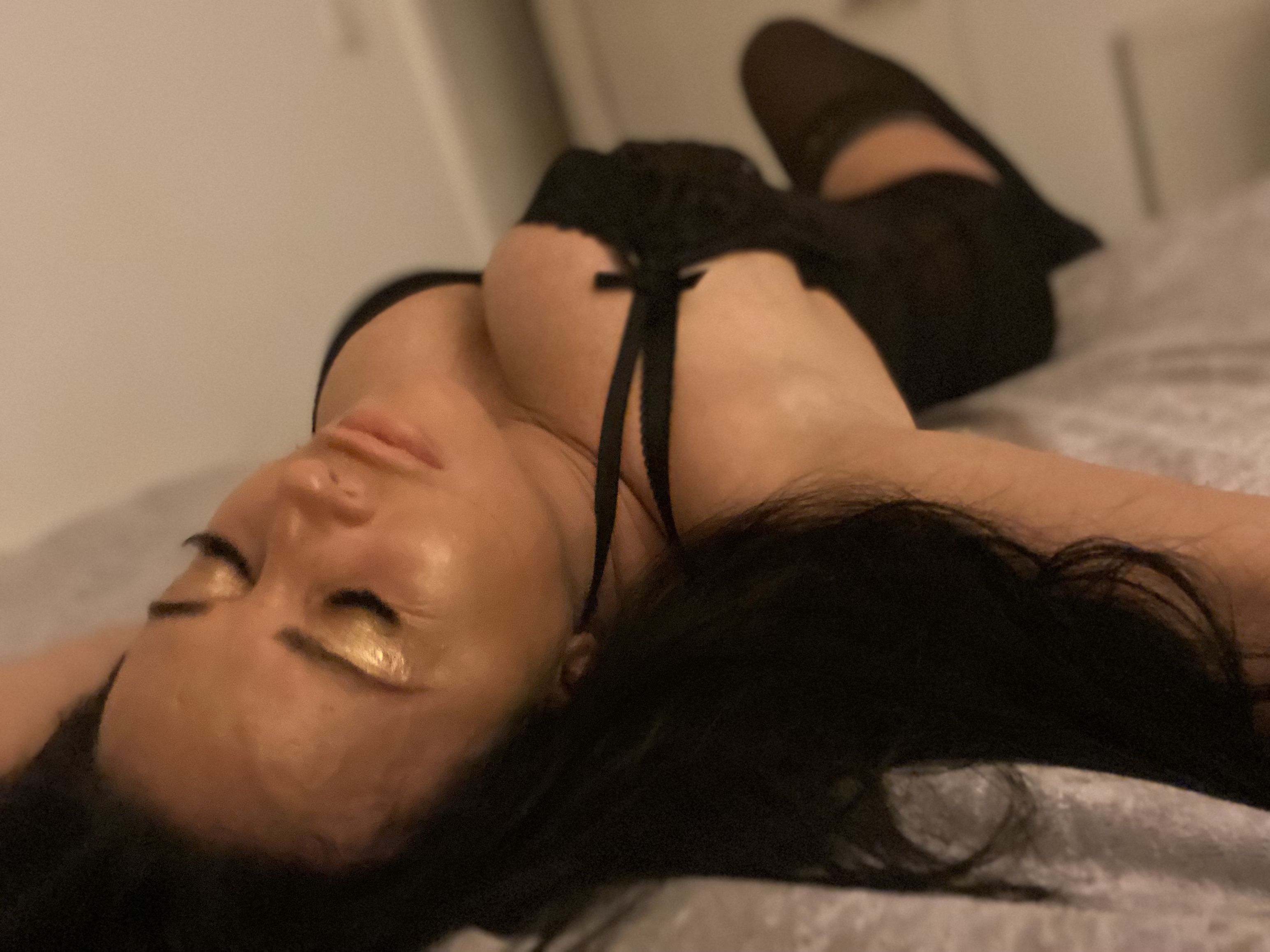 https://cdn.adultwork.com/gallery/G12/8937645.jpg