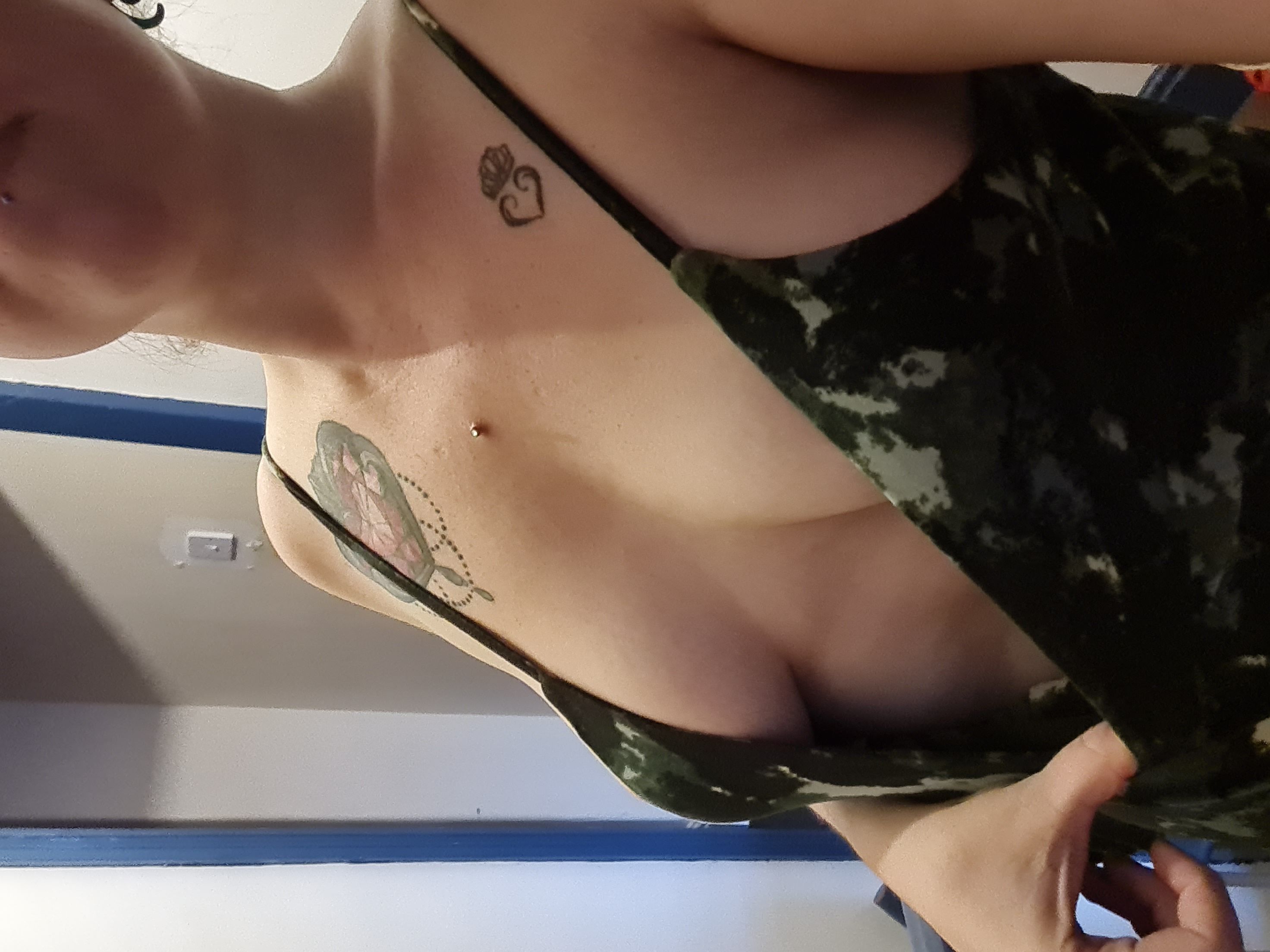 https://cdn.adultwork.com/gallery/G12/8941599.jpg