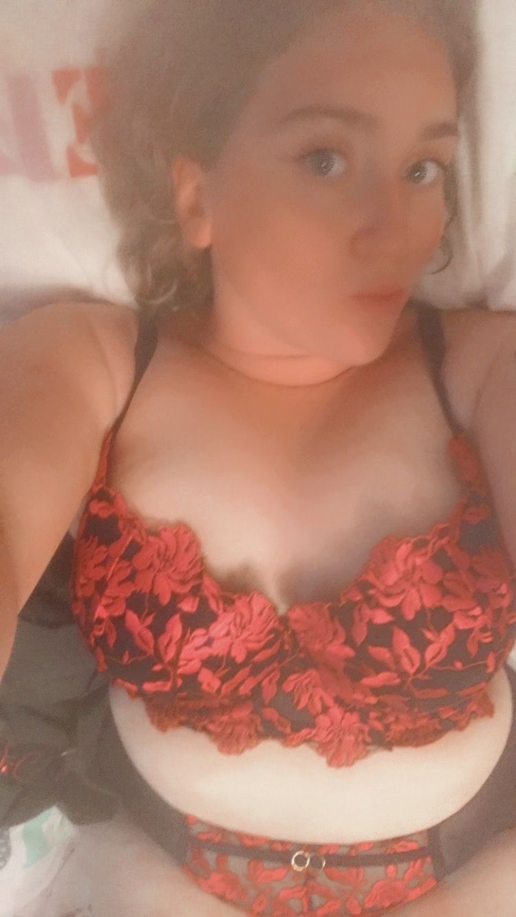 https://cdn.adultwork.com/gallery/G12/8941670.jpg