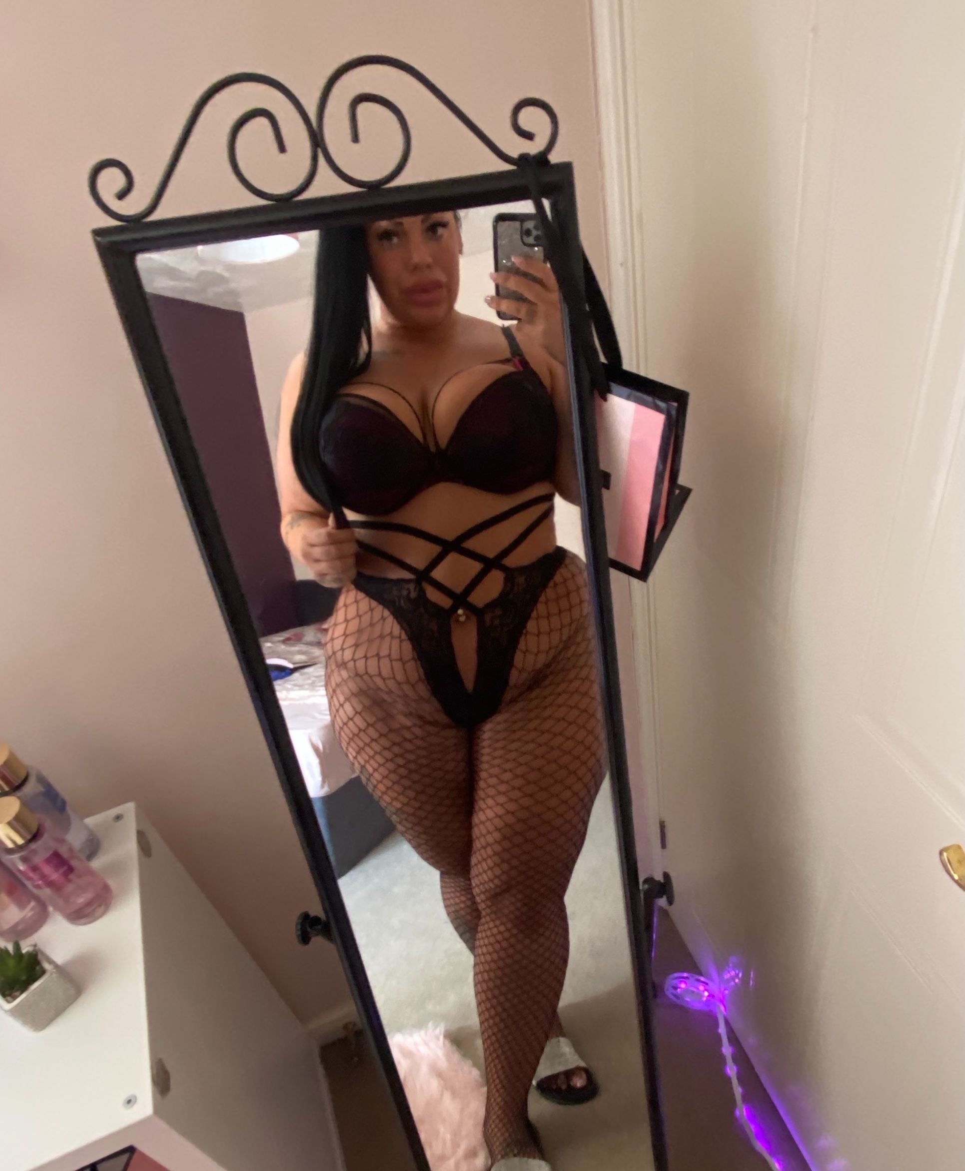 https://cdn.adultwork.com/gallery/G12/8942914.jpg