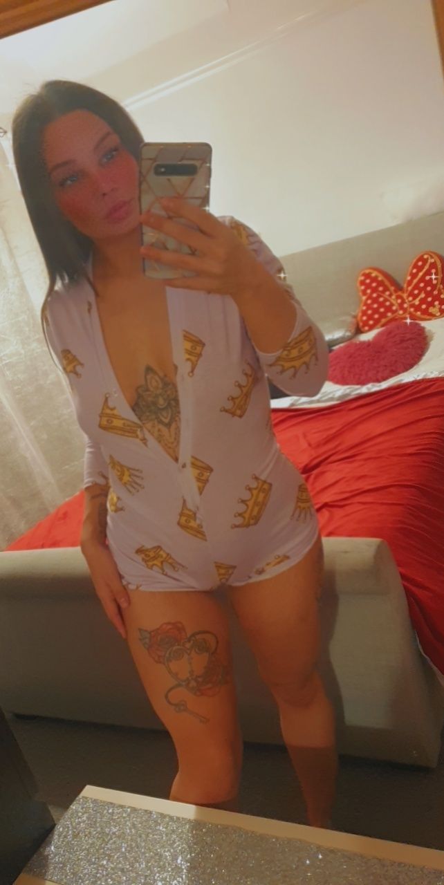 https://cdn.adultwork.com/gallery/G12/8944504.jpg