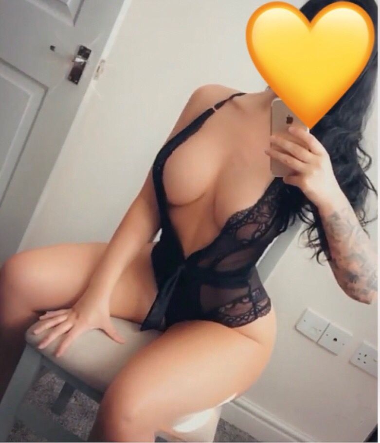 https://cdn.adultwork.com/gallery/G12/8946016.jpg