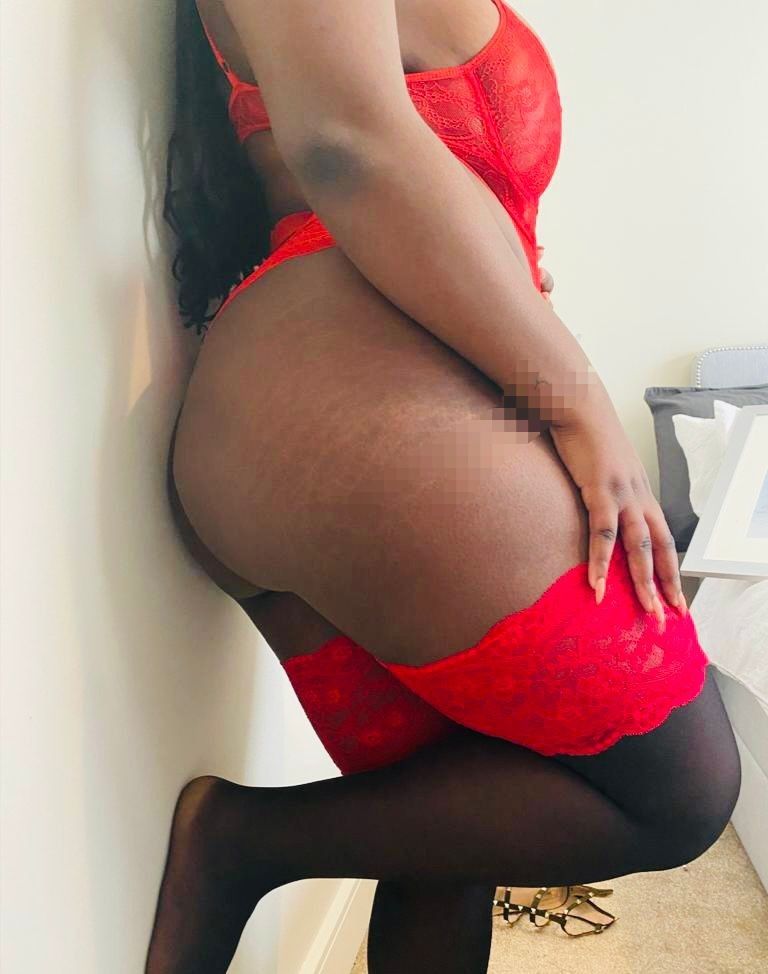 https://cdn.adultwork.com/gallery/G12/8946179.jpg