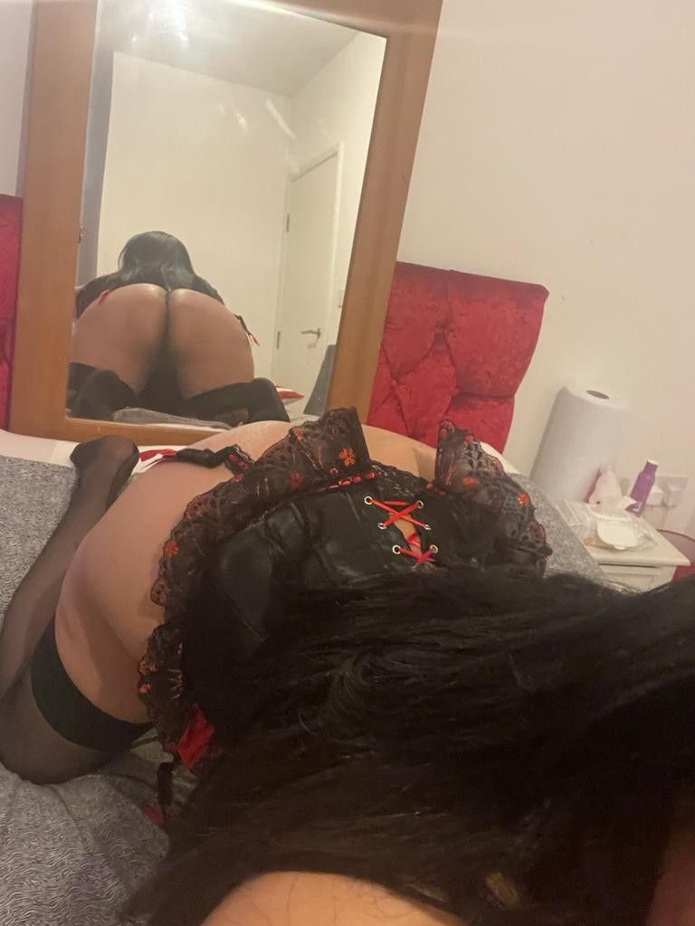 https://cdn.adultwork.com/gallery/G12/8946573.jpg