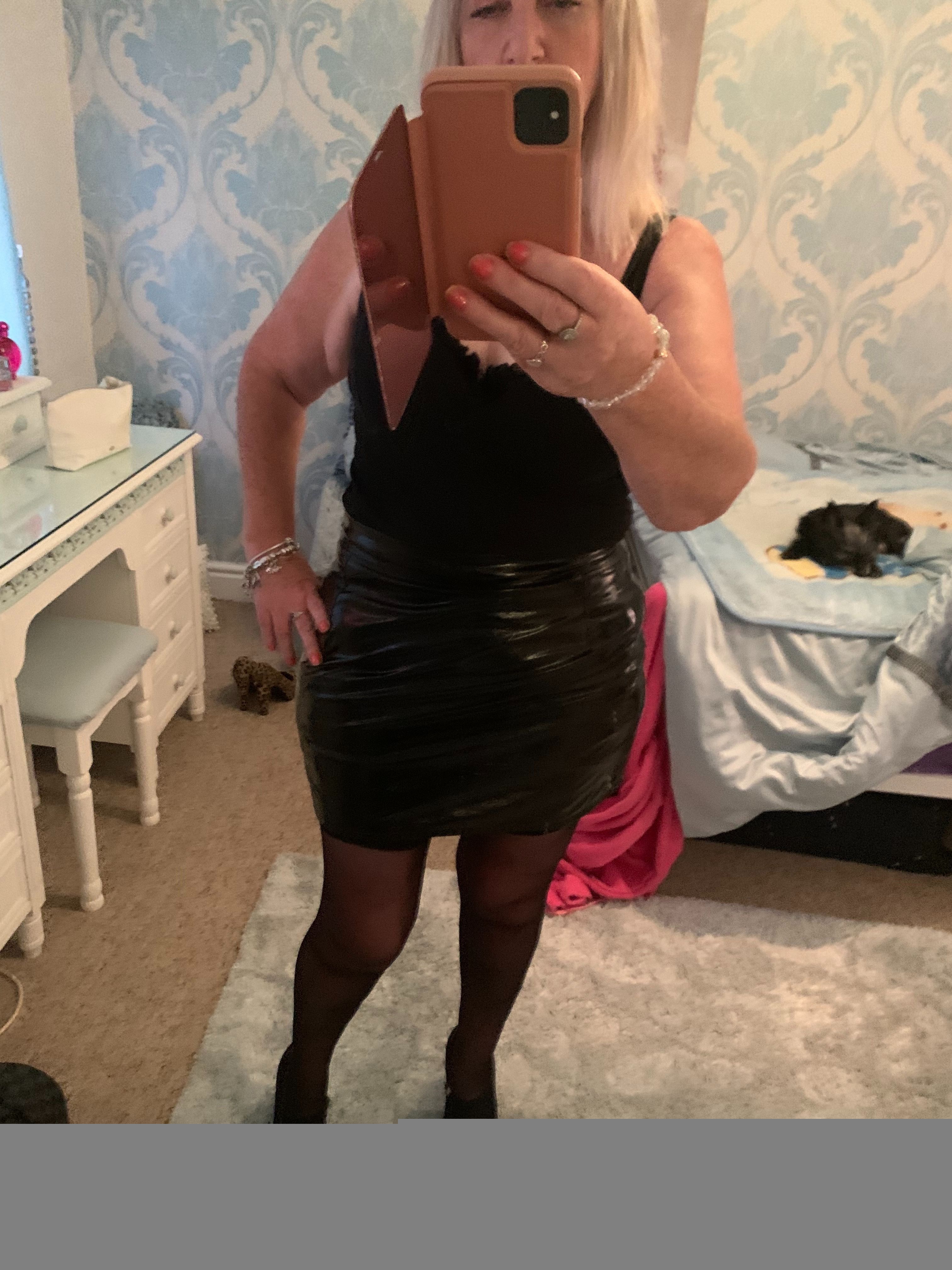 https://cdn.adultwork.com/gallery/G12/8946842.jpg