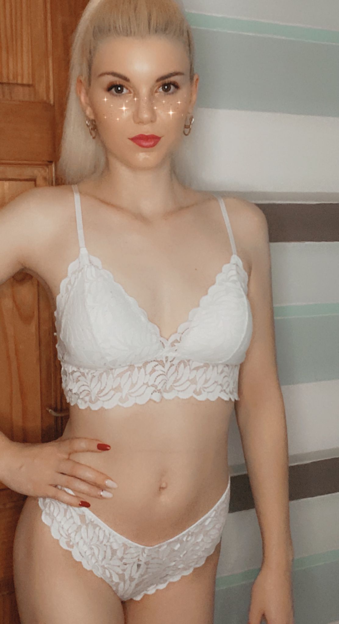 https://cdn.adultwork.com/gallery/G12/8947088.jpg