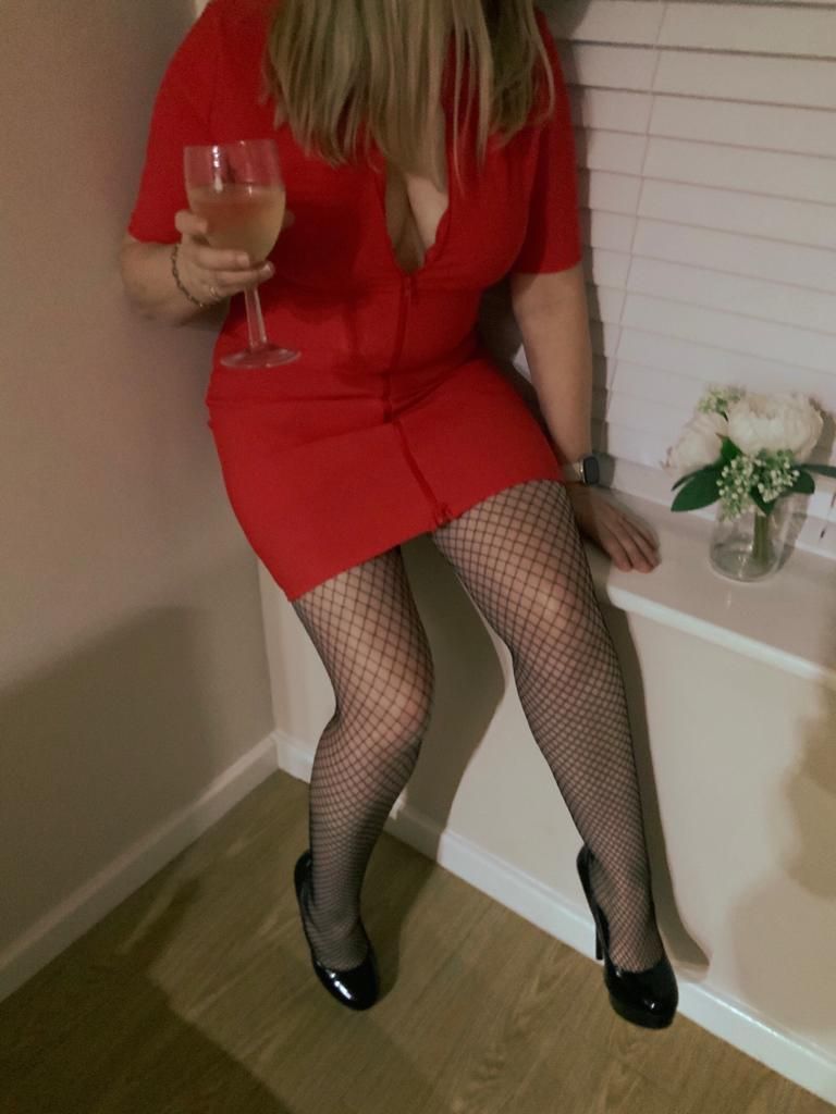 https://cdn.adultwork.com/gallery/G12/8949846.jpg