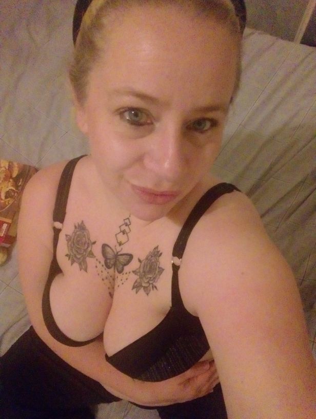 https://cdn.adultwork.com/gallery/G12/8952594.jpg