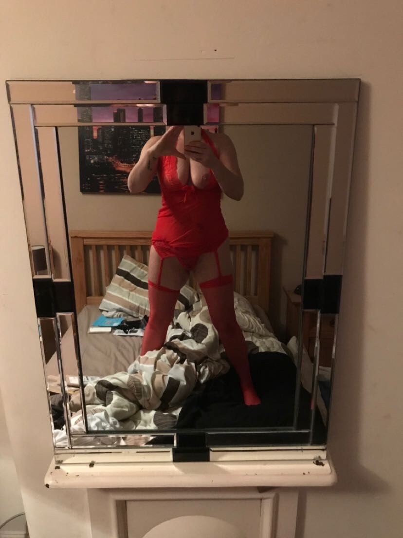 https://cdn.adultwork.com/gallery/G12/8953125.jpg