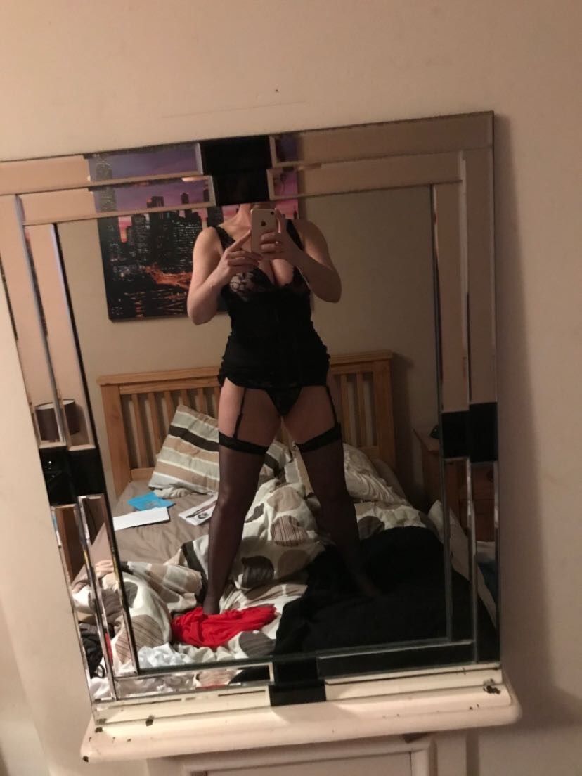 https://cdn.adultwork.com/gallery/G12/8953126.jpg