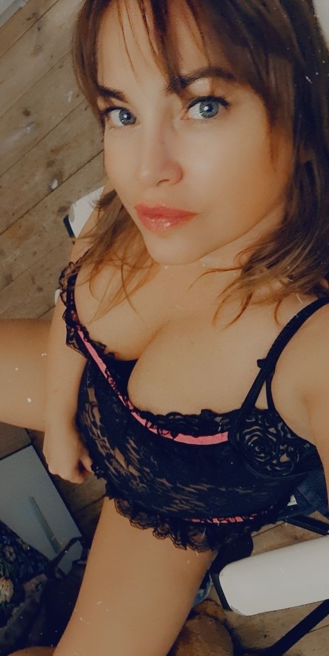 https://cdn.adultwork.com/gallery/G12/8954624.jpg