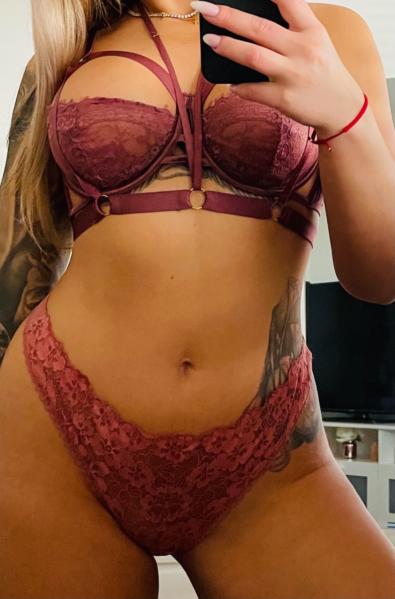 https://cdn.adultwork.com/gallery/G12/8958265.jpg