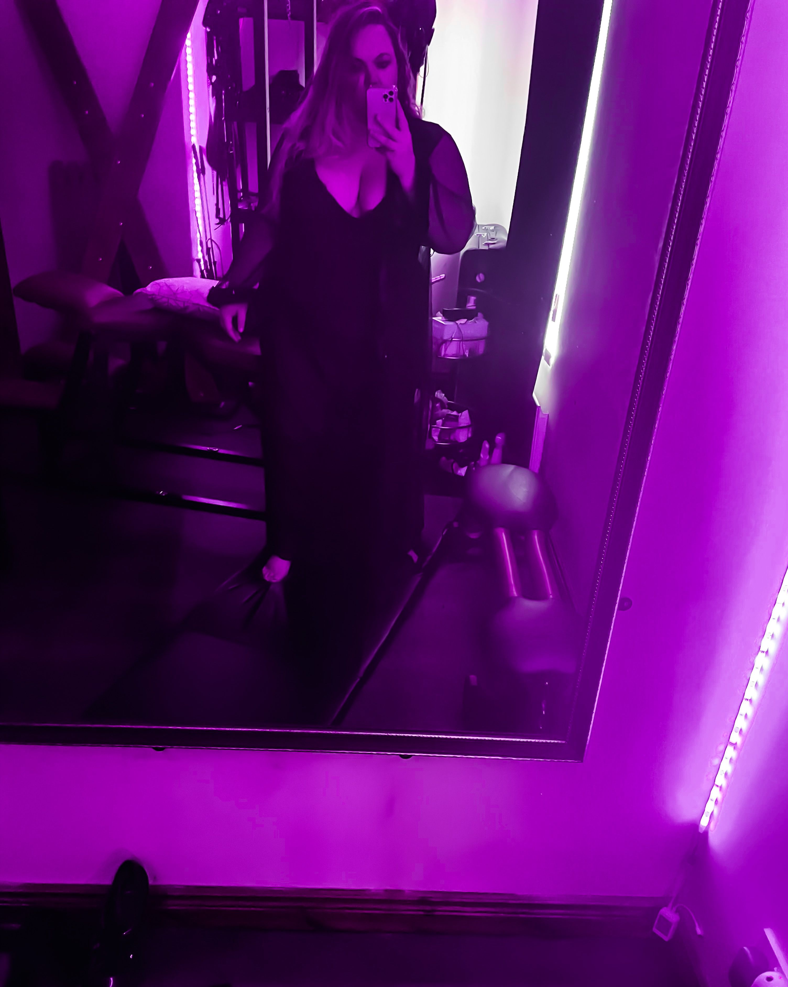 https://cdn.adultwork.com/gallery/G12/8961856.jpg