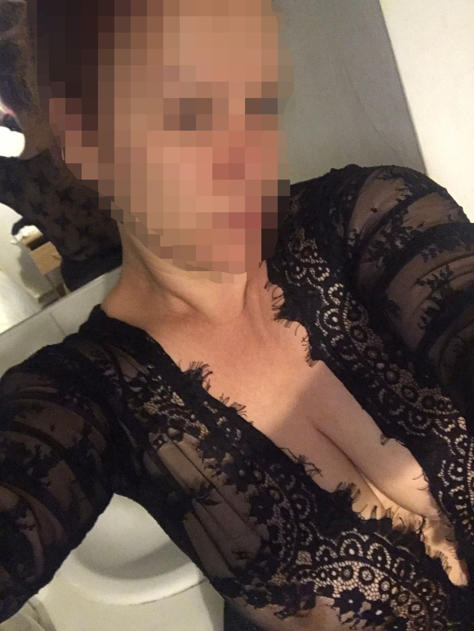 https://cdn.adultwork.com/gallery/G12/8961945.jpg