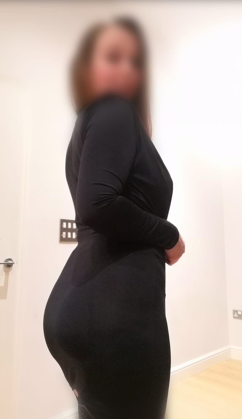 https://cdn.adultwork.com/gallery/G12/8963741.jpg