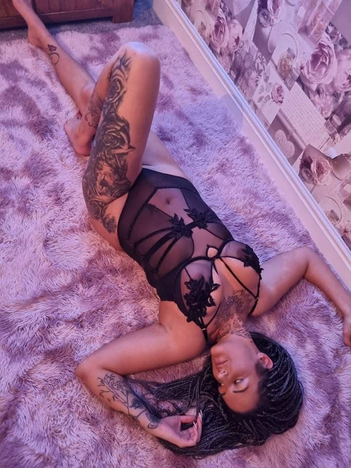 https://cdn.adultwork.com/gallery/G12/8972489.jpg