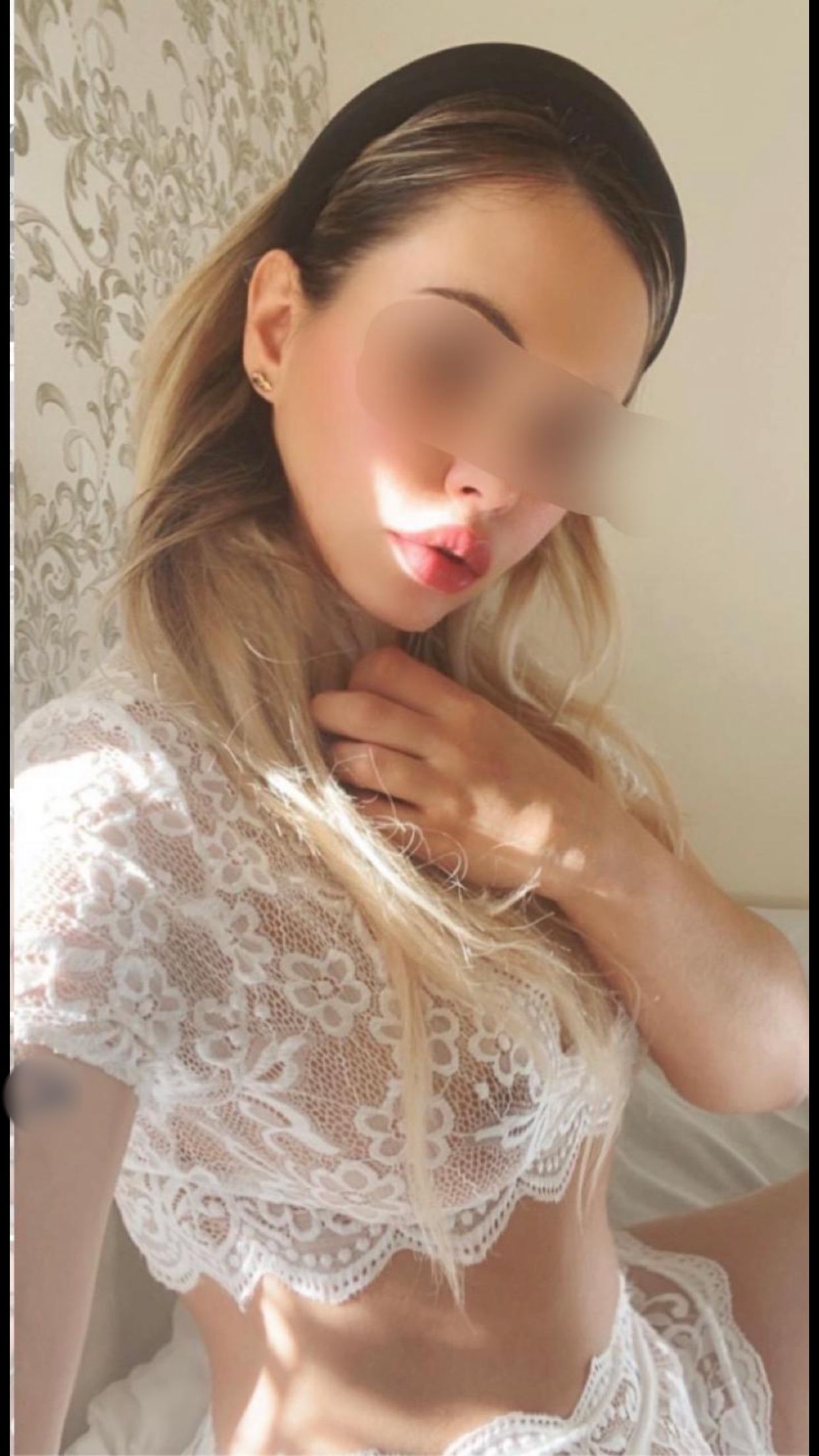 https://cdn.adultwork.com/gallery/G12/8975553.jpg