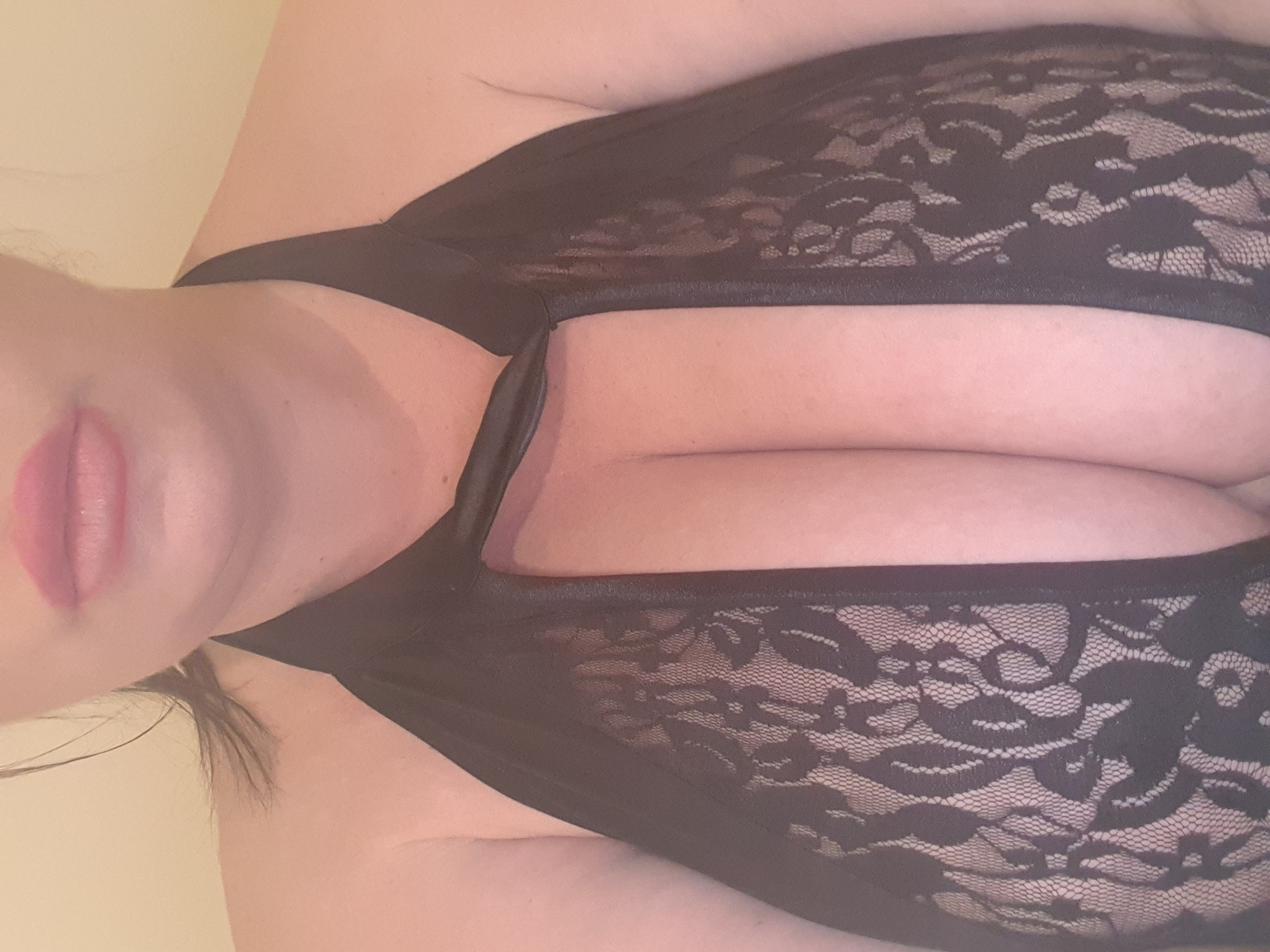 https://cdn.adultwork.com/gallery/G12/8975596.jpg