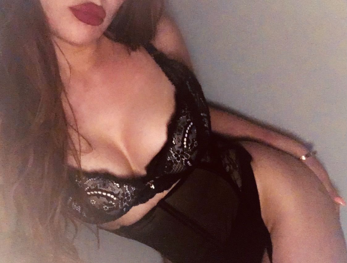 https://cdn.adultwork.com/gallery/G12/8976905.jpg