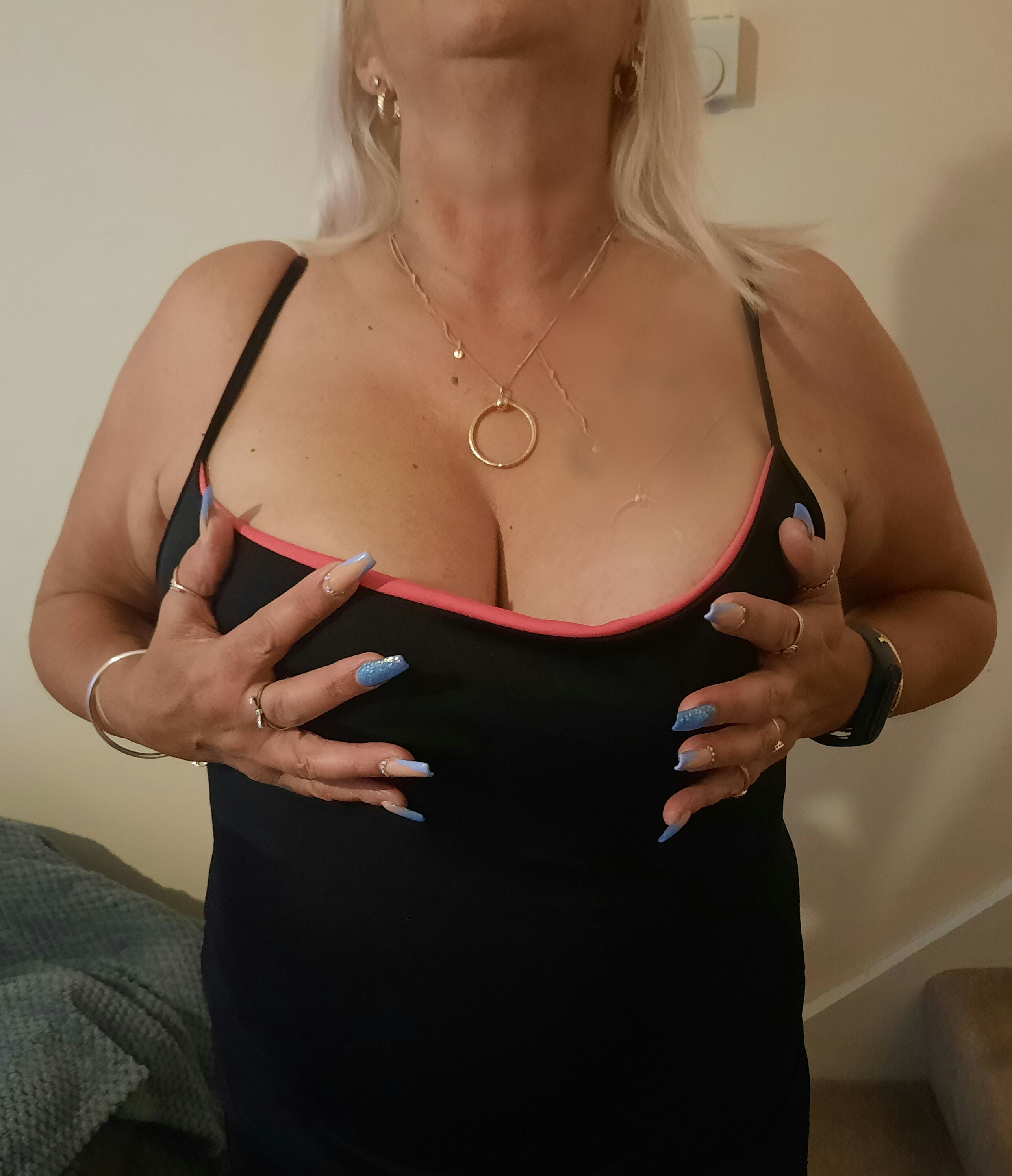 https://cdn.adultwork.com/gallery/G12/8977069.jpg