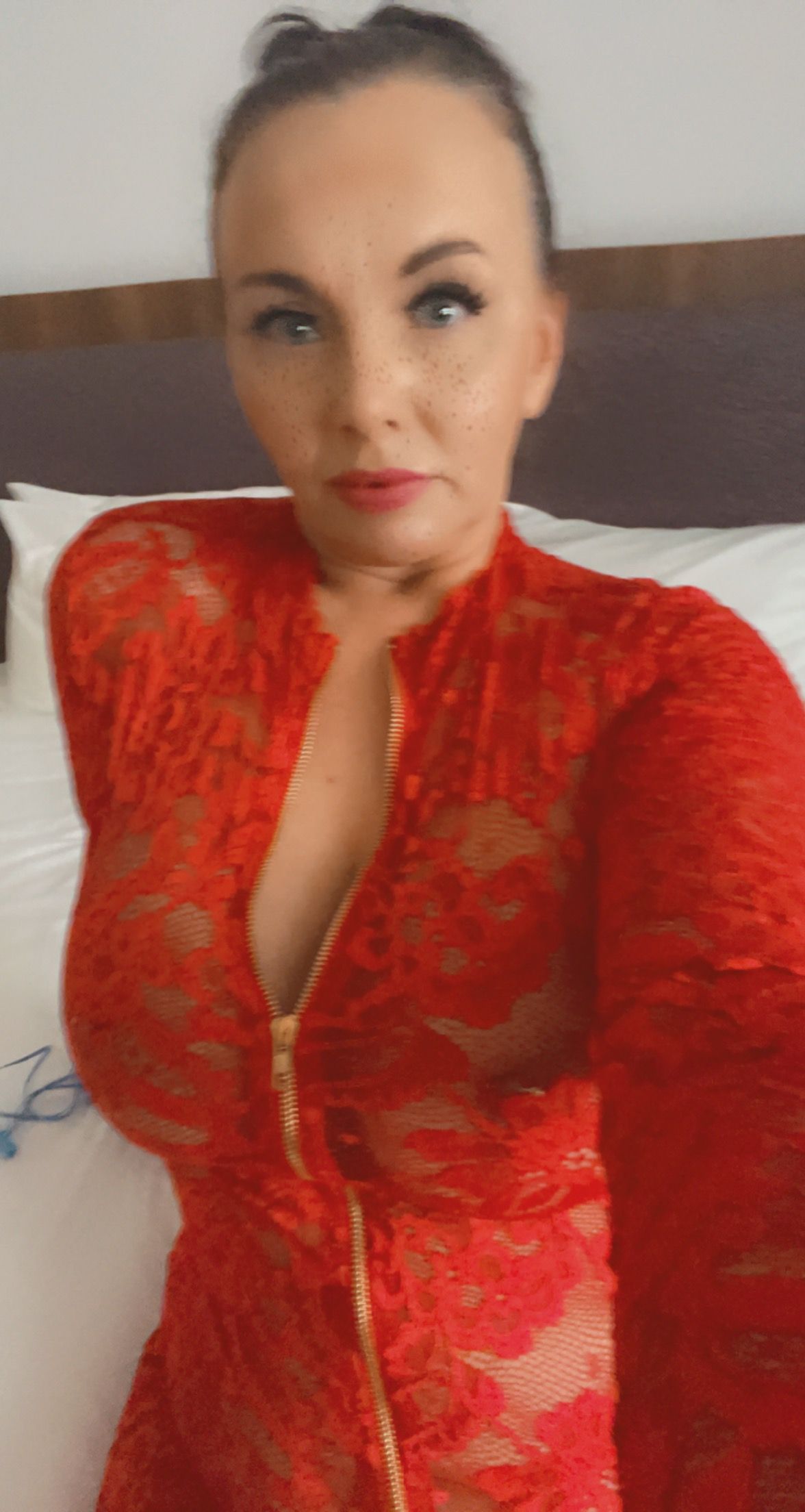 https://cdn.adultwork.com/gallery/G12/8977822.jpg