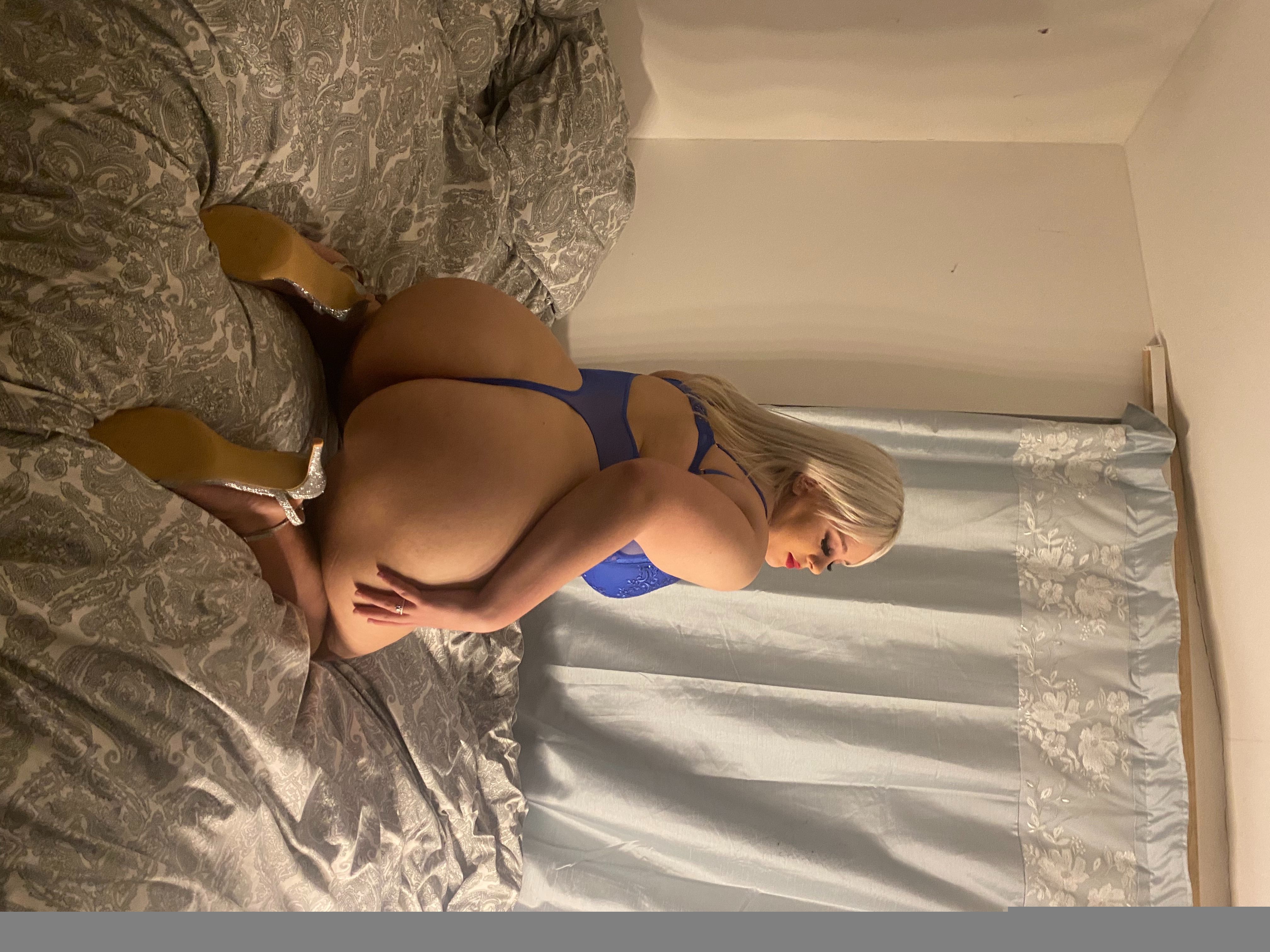 https://cdn.adultwork.com/gallery/G12/8978894.jpg