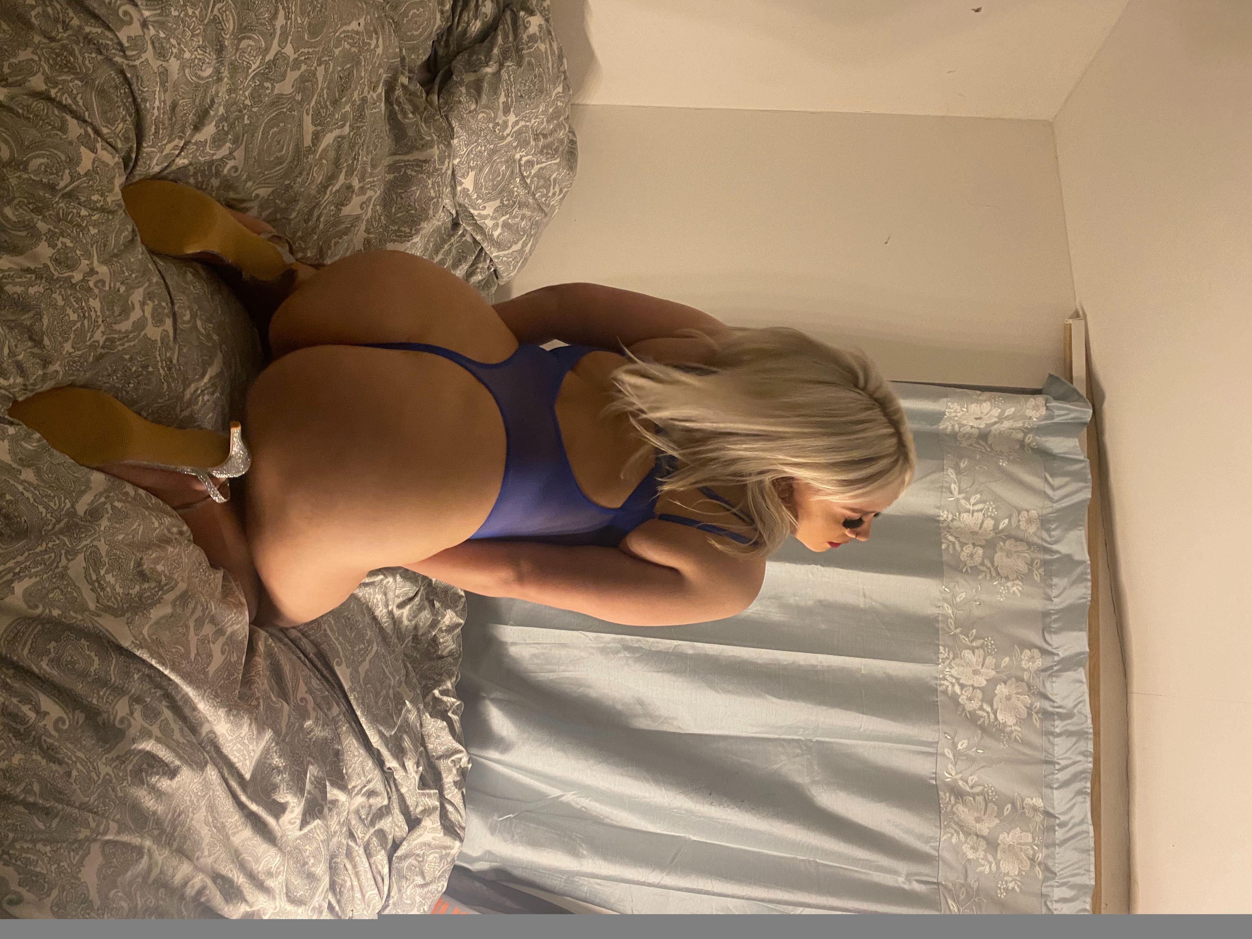 https://cdn.adultwork.com/gallery/G12/8978896.jpg