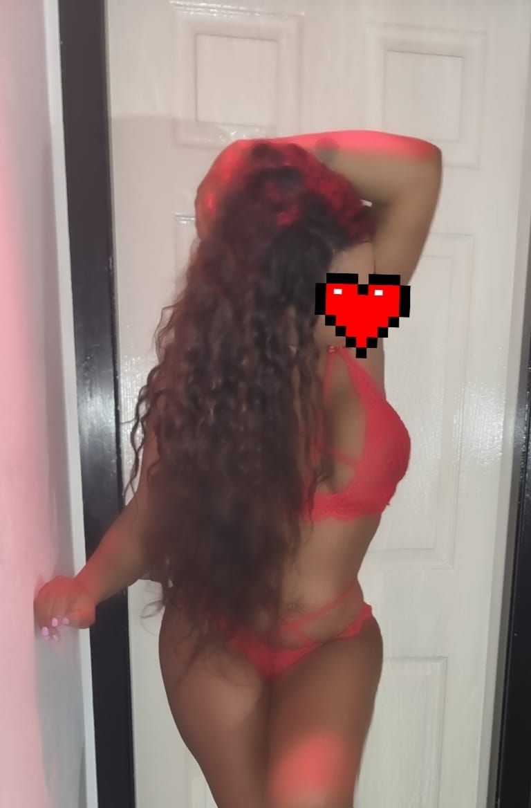 https://cdn.adultwork.com/gallery/G12/8979081.jpg