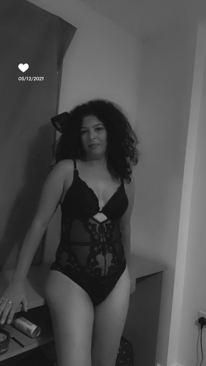 https://cdn.adultwork.com/gallery/G12/8981051.jpg