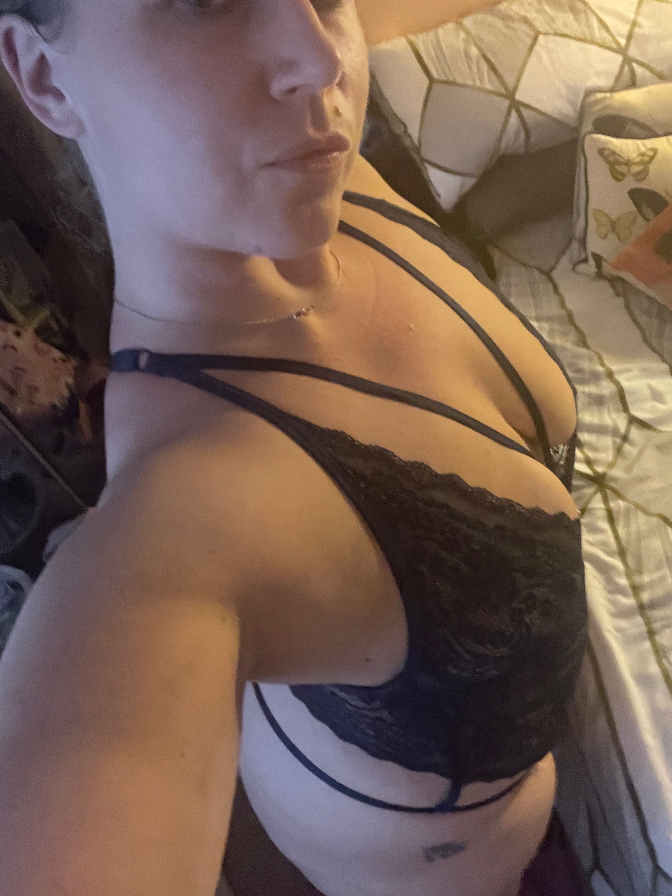 https://cdn.adultwork.com/gallery/G12/8981188.jpg