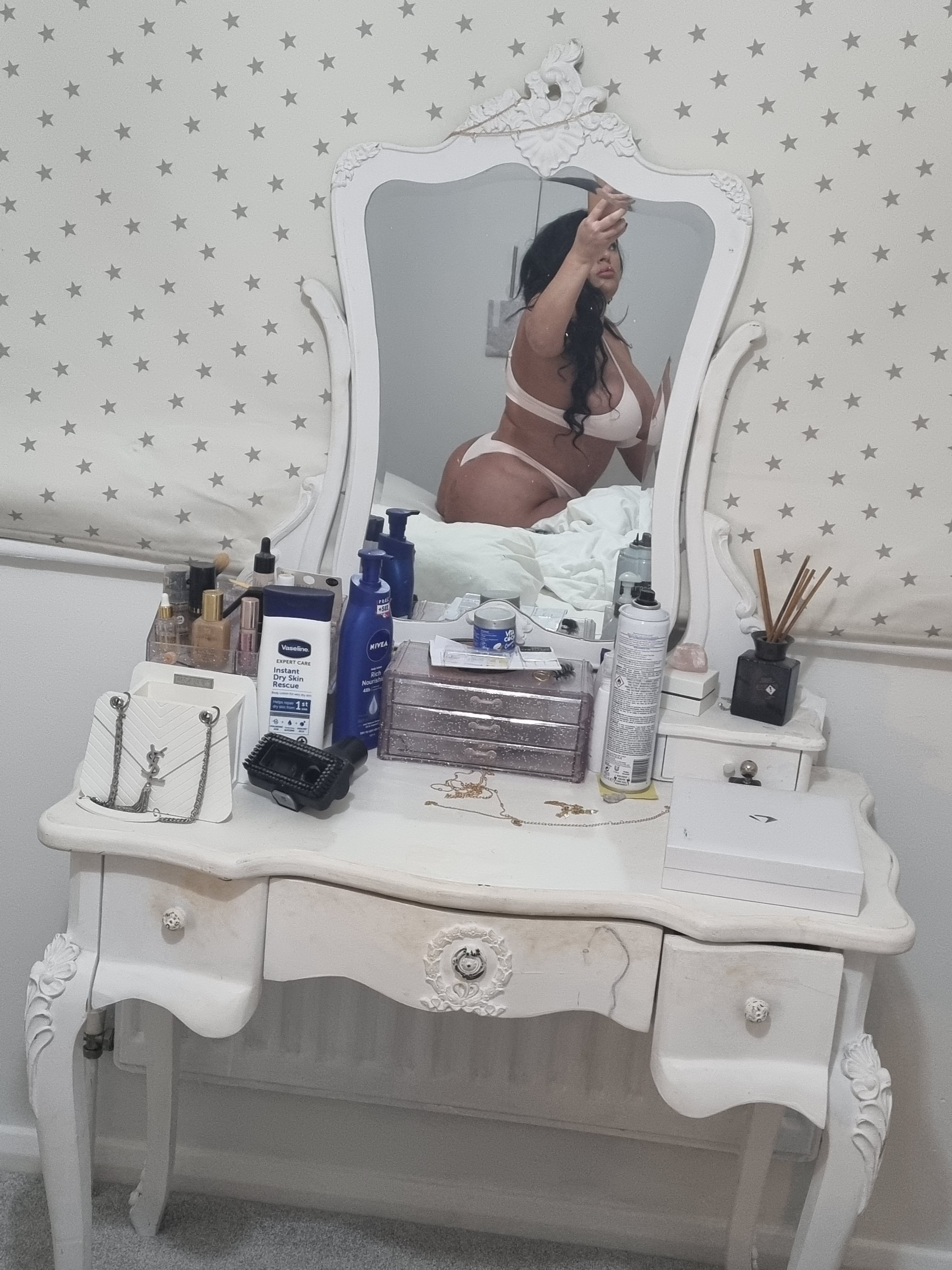 https://cdn.adultwork.com/gallery/G12/8981713.jpg