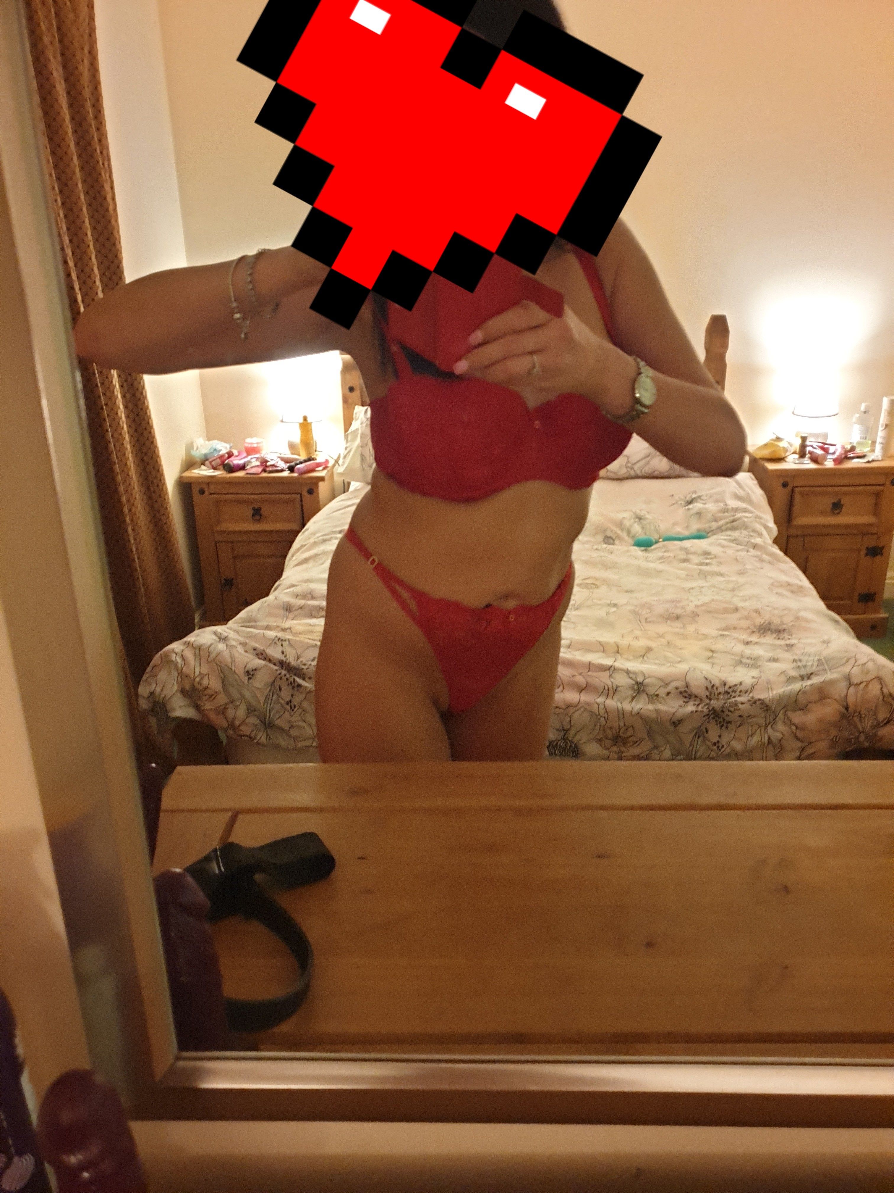 https://cdn.adultwork.com/gallery/G12/8983418.jpg