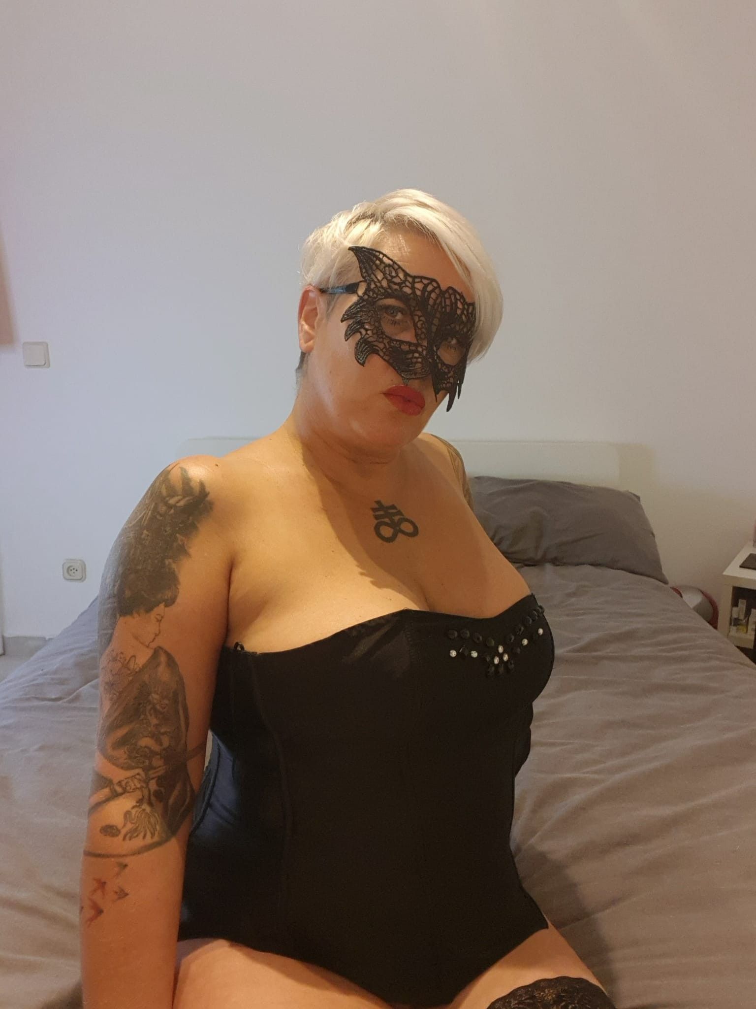 https://cdn.adultwork.com/gallery/G12/8984602.jpg