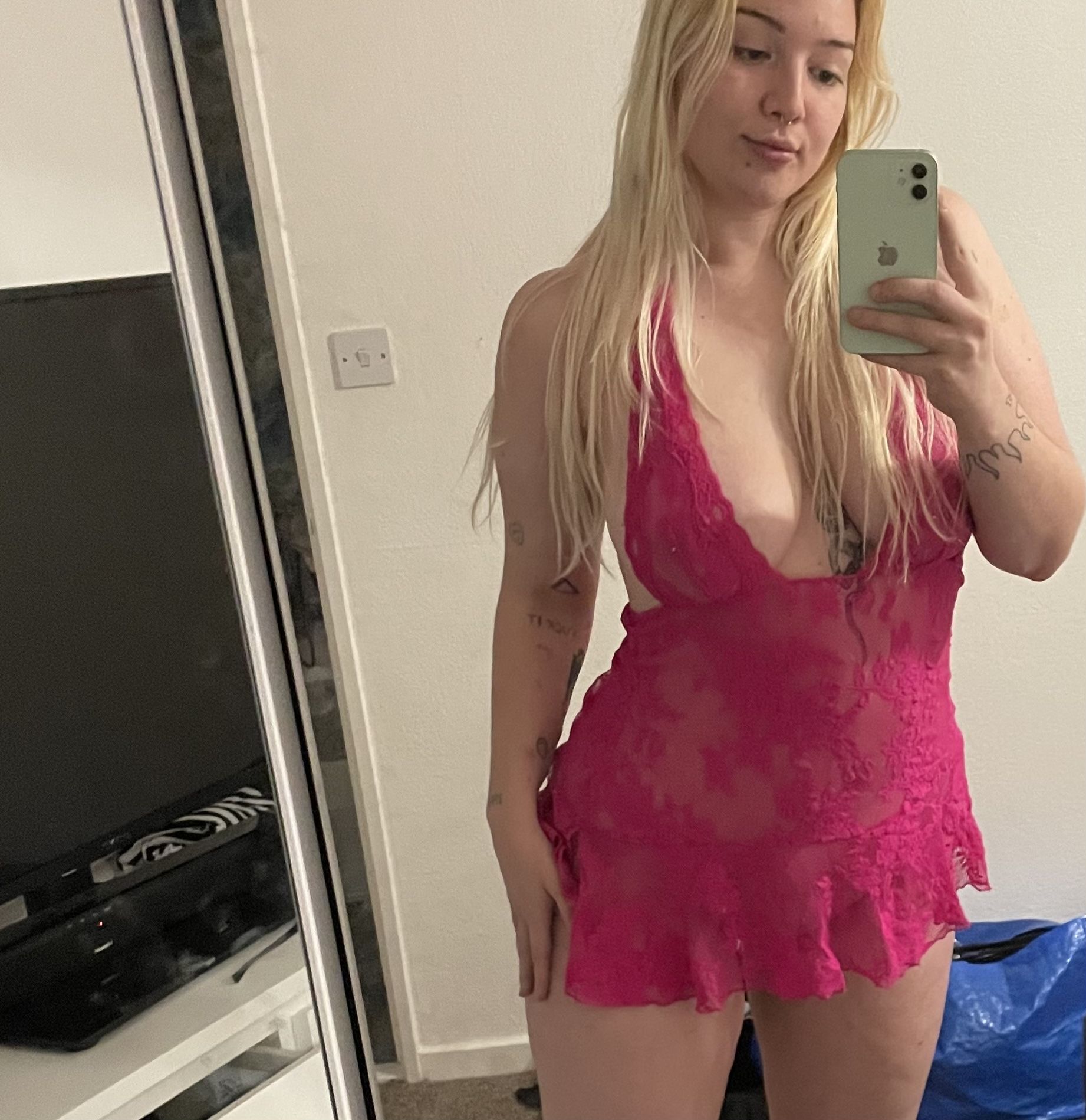 https://cdn.adultwork.com/gallery/G12/8984707.jpg