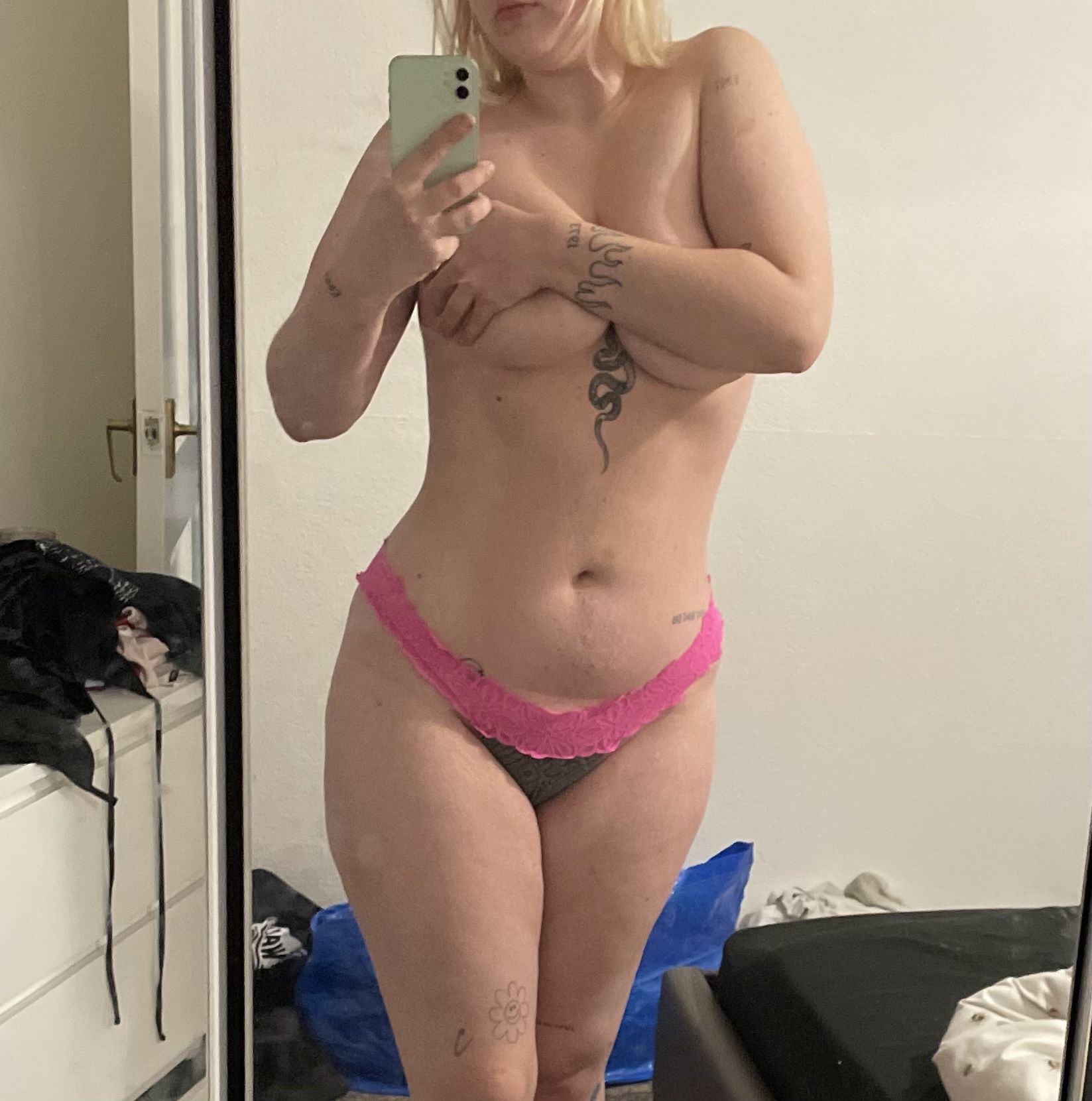 https://cdn.adultwork.com/gallery/G12/8984713.jpg