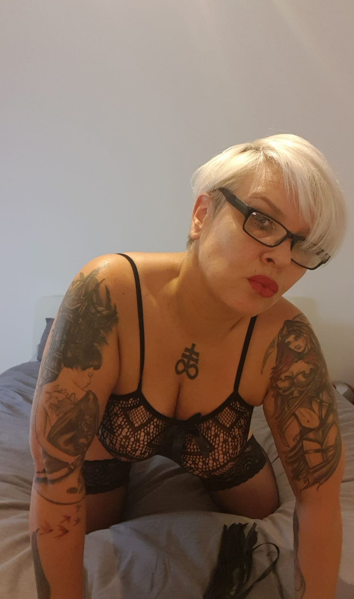 https://cdn.adultwork.com/gallery/G12/8984741.jpg