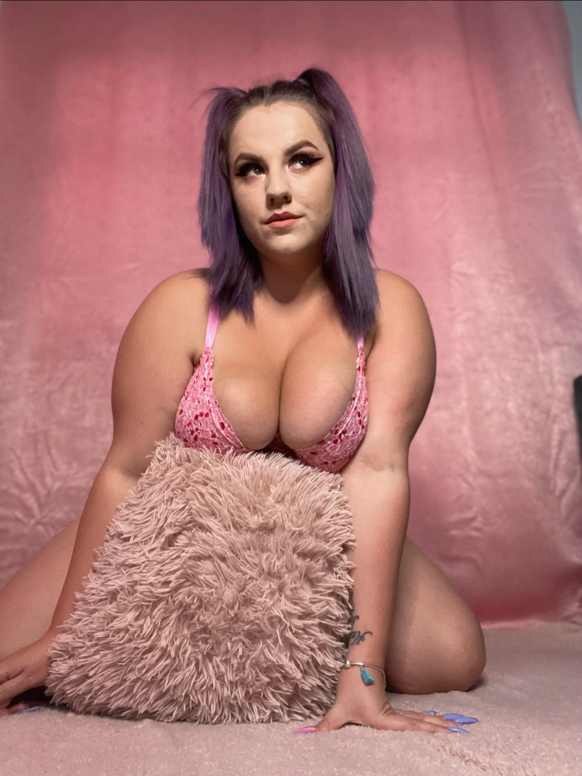 https://cdn.adultwork.com/gallery/G12/8984783.jpg