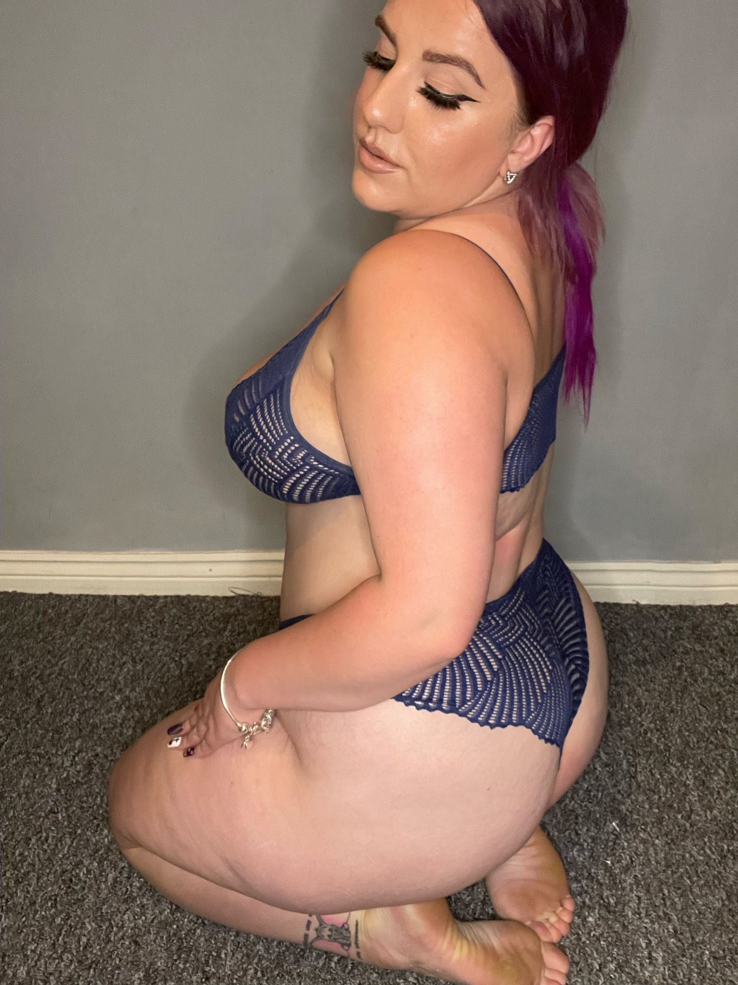 https://cdn.adultwork.com/gallery/G12/8984812.jpg