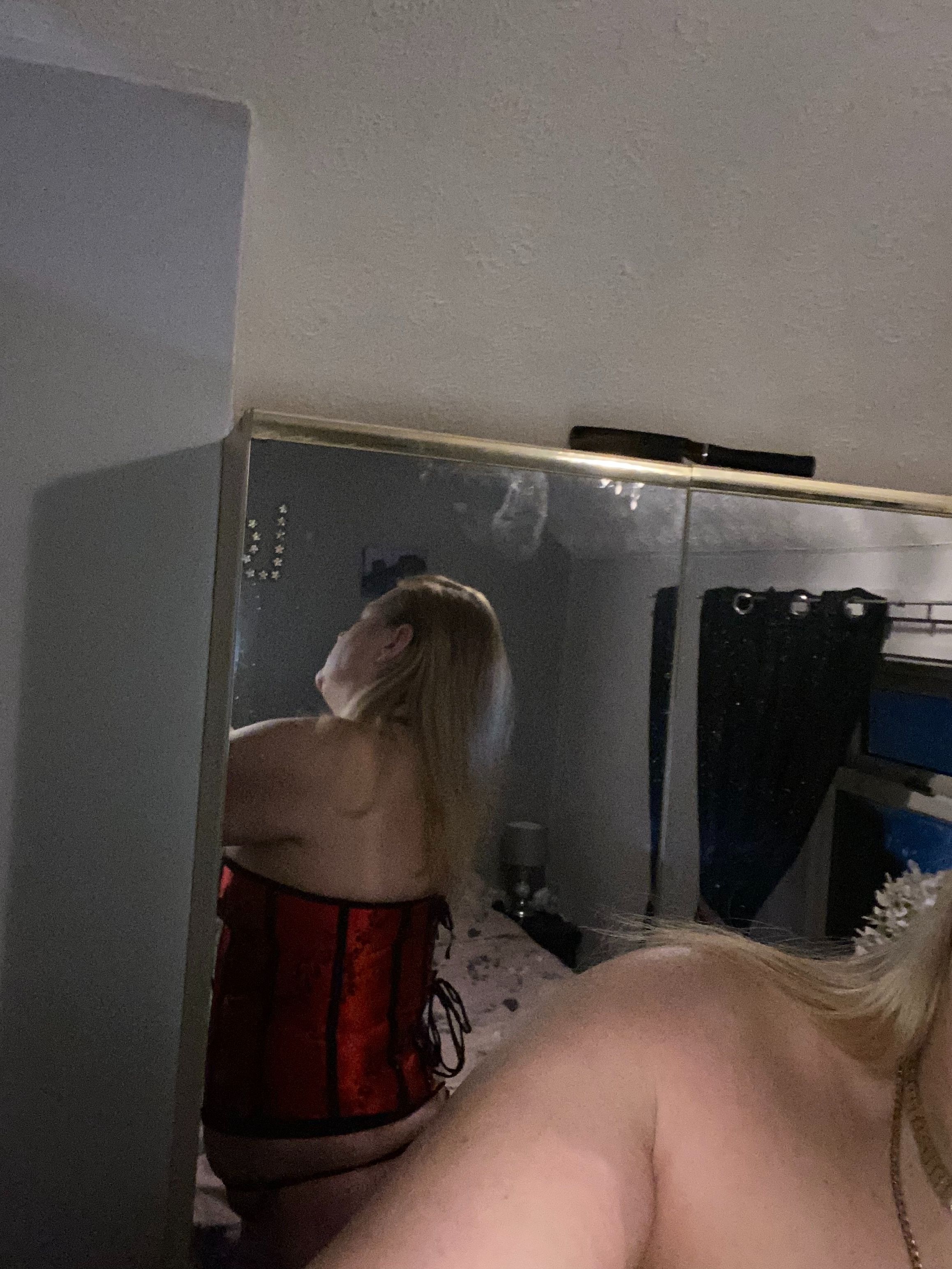 https://cdn.adultwork.com/gallery/G12/8985762.jpg