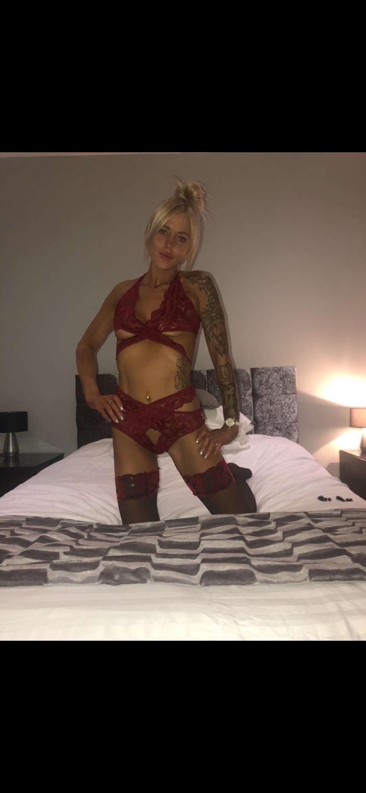 https://cdn.adultwork.com/gallery/G12/8985978.jpg