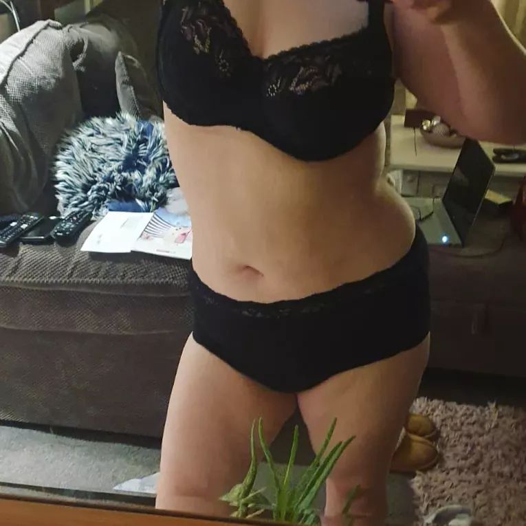 https://cdn.adultwork.com/gallery/G12/8986140.jpg