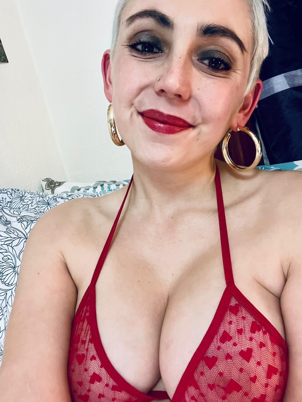 https://cdn.adultwork.com/gallery/G12/8988311.jpg