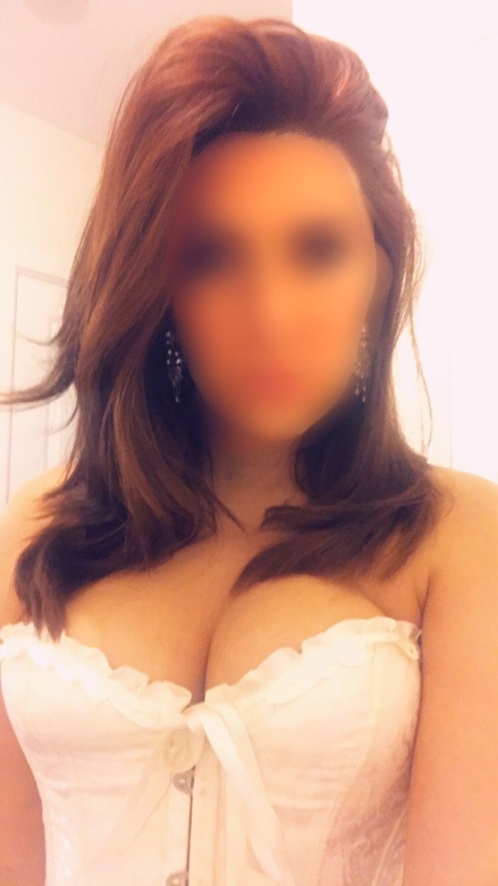 https://cdn.adultwork.com/gallery/G12/8989912.jpg