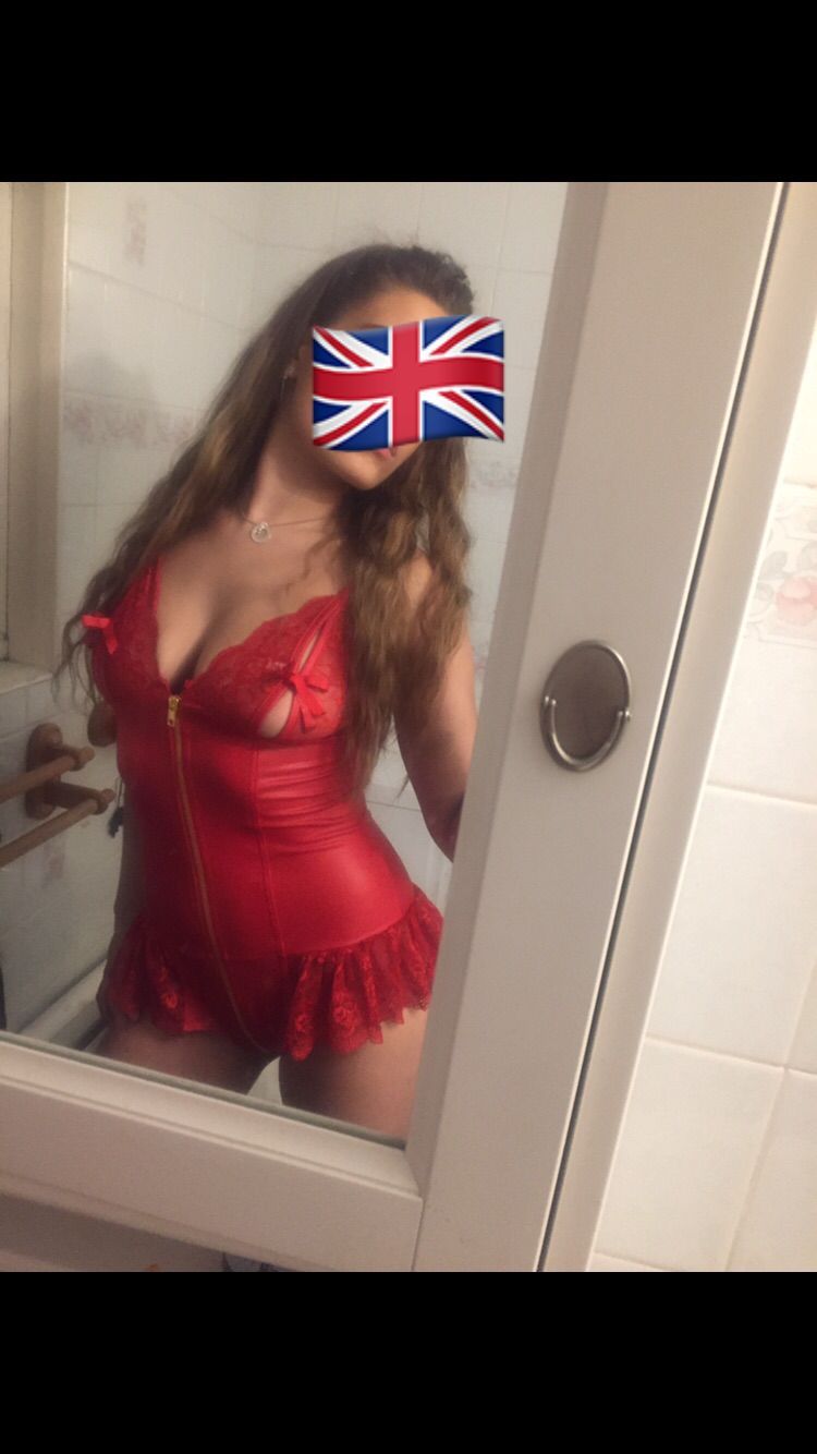 https://cdn.adultwork.com/gallery/G12/8989963.jpg