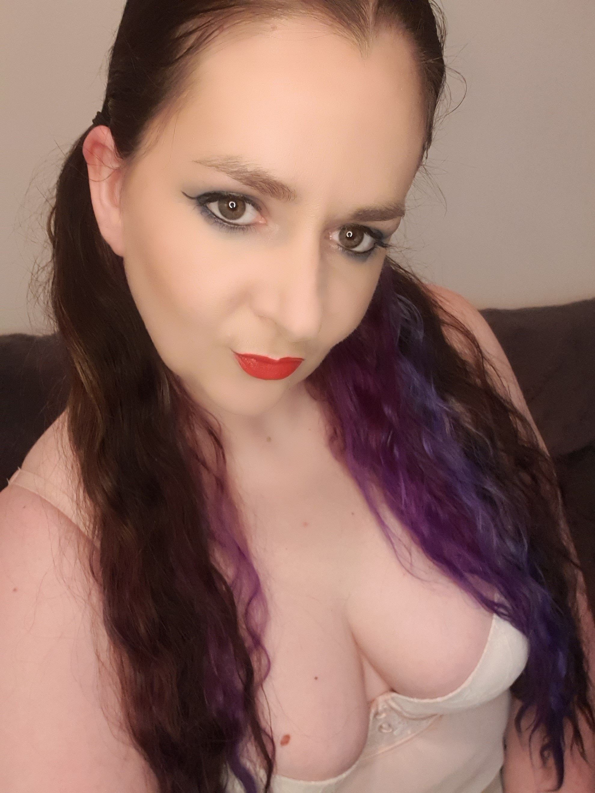 https://cdn.adultwork.com/gallery/G12/8990293.jpg