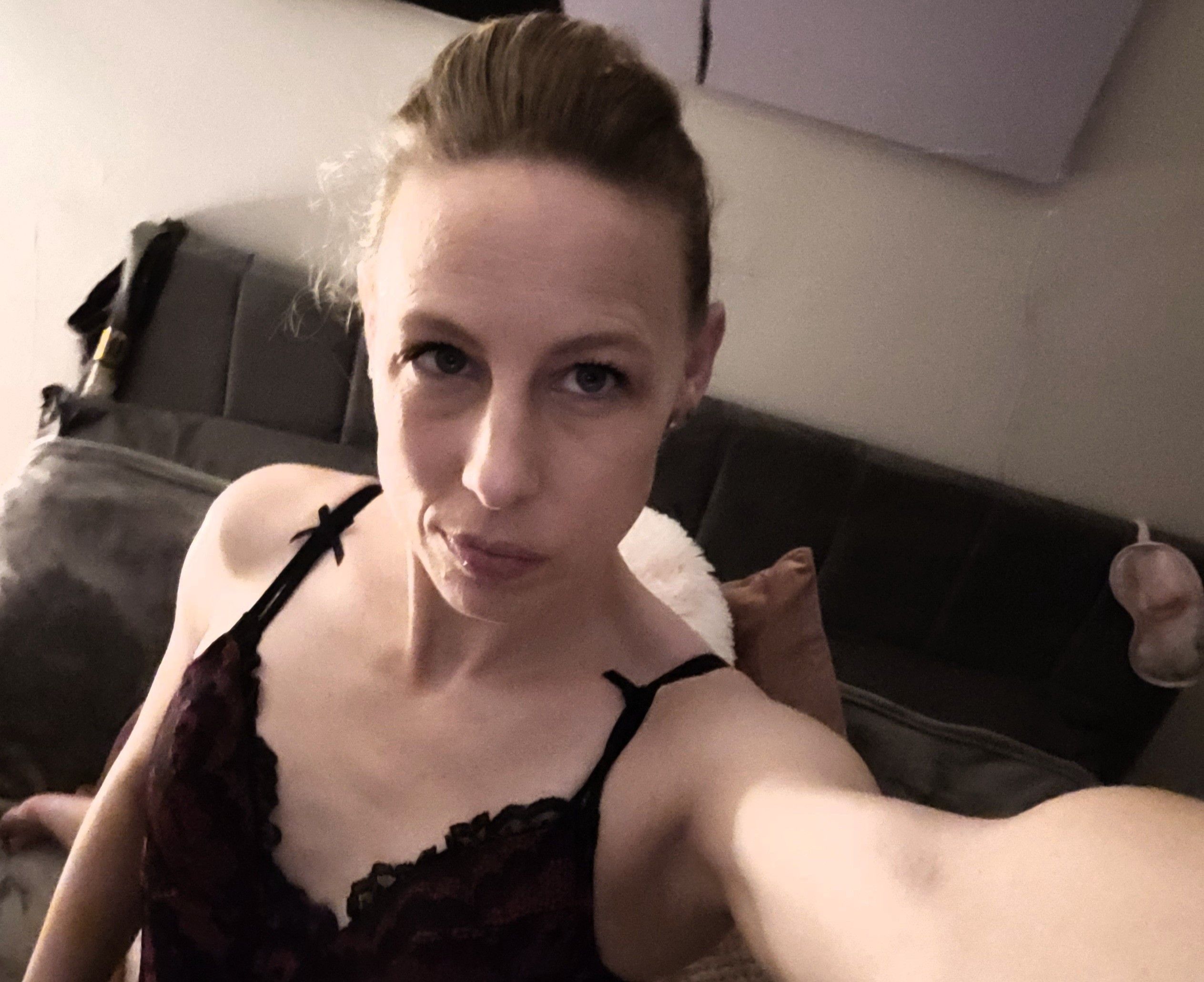 https://cdn.adultwork.com/gallery/G12/8990643.jpg