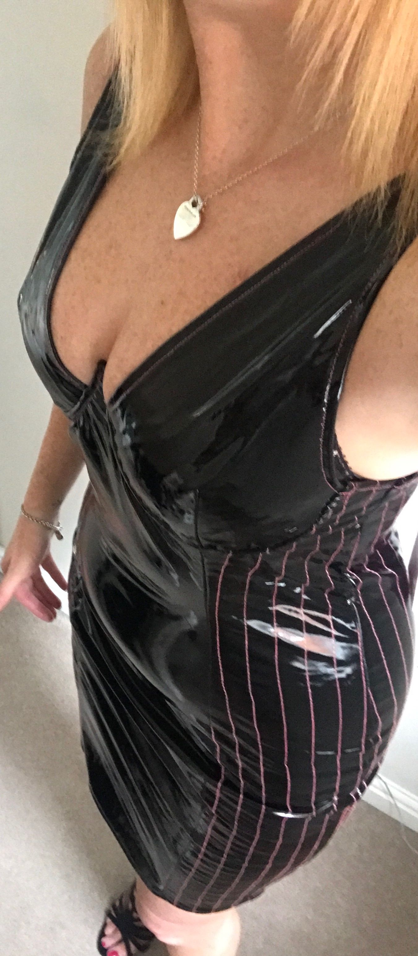 https://cdn.adultwork.com/gallery/G12/8991598.jpg