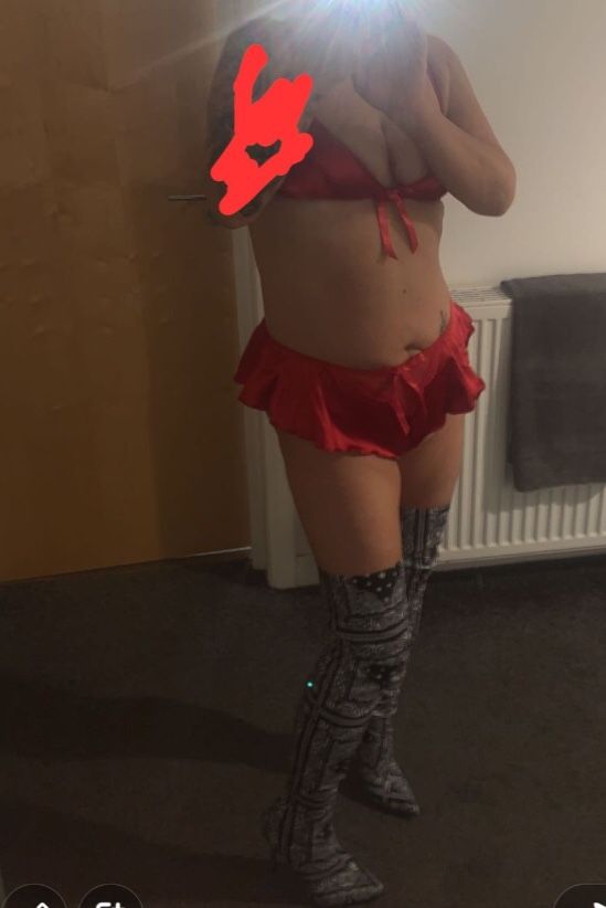 https://cdn.adultwork.com/gallery/G12/8992285.jpg